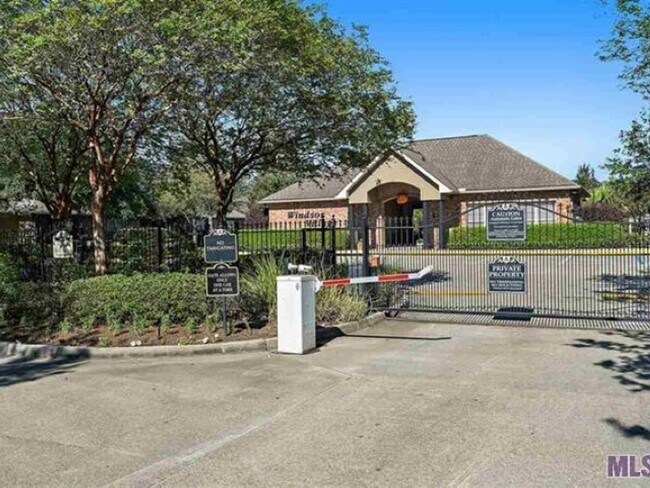 Photo - Windsor Village