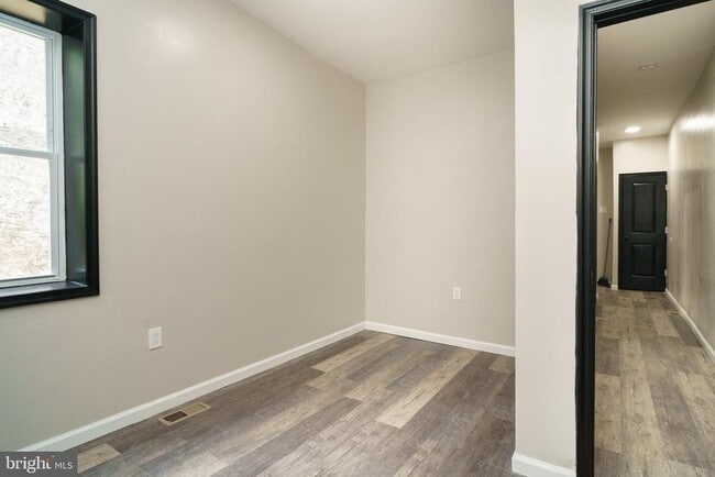 Photo - 5820 Willows Ave