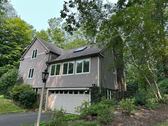 Building Photo - 135 Oregon Rd Rental