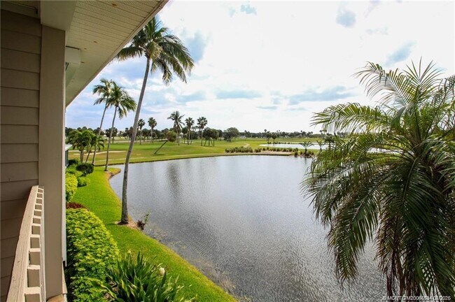 Photo - 310 Golfview Cir