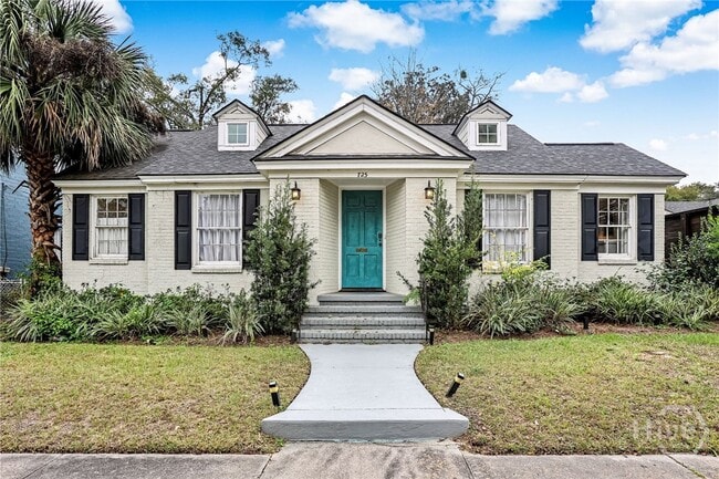 Photo - 725 E 53rd St