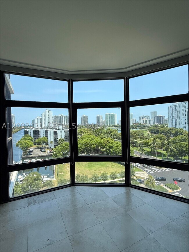 Photo - 3375 N Country Club Dr Unit 1004