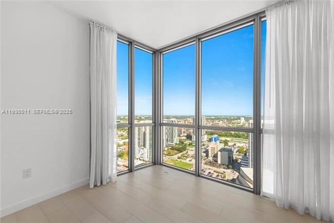 Building Photo - 1100 Biscayne Blvd Unit 1100 Biscayne Blvd  4307