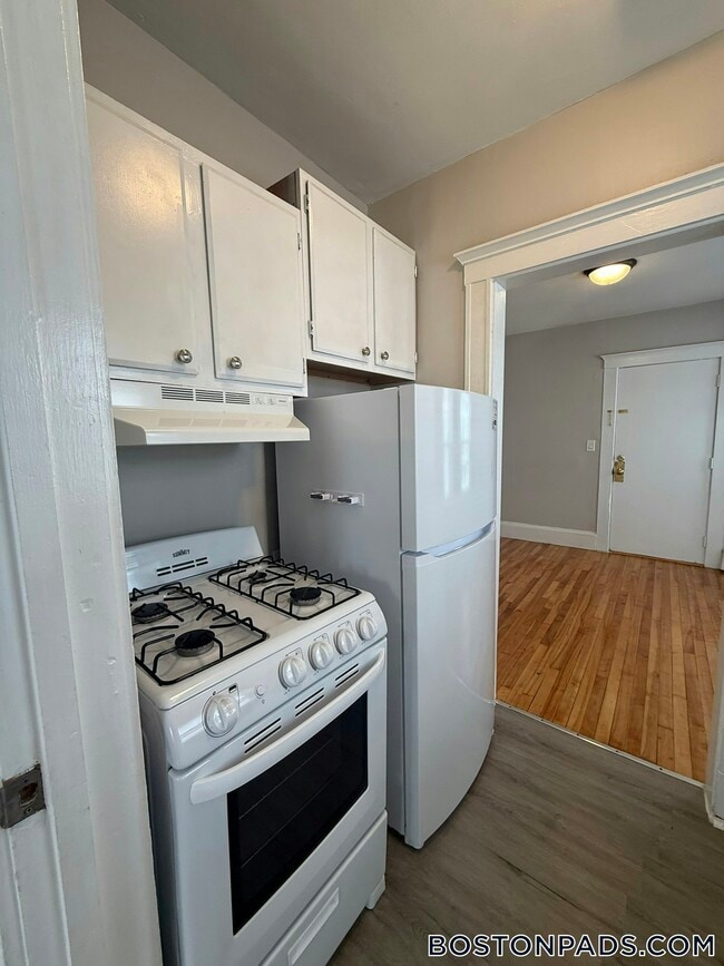 Building Photo - 3 Kingsley Terrace Rental