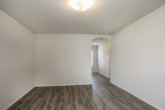 Photo - 4811 Sessile Trl