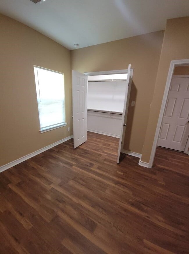 Photo - 2107 24th St N