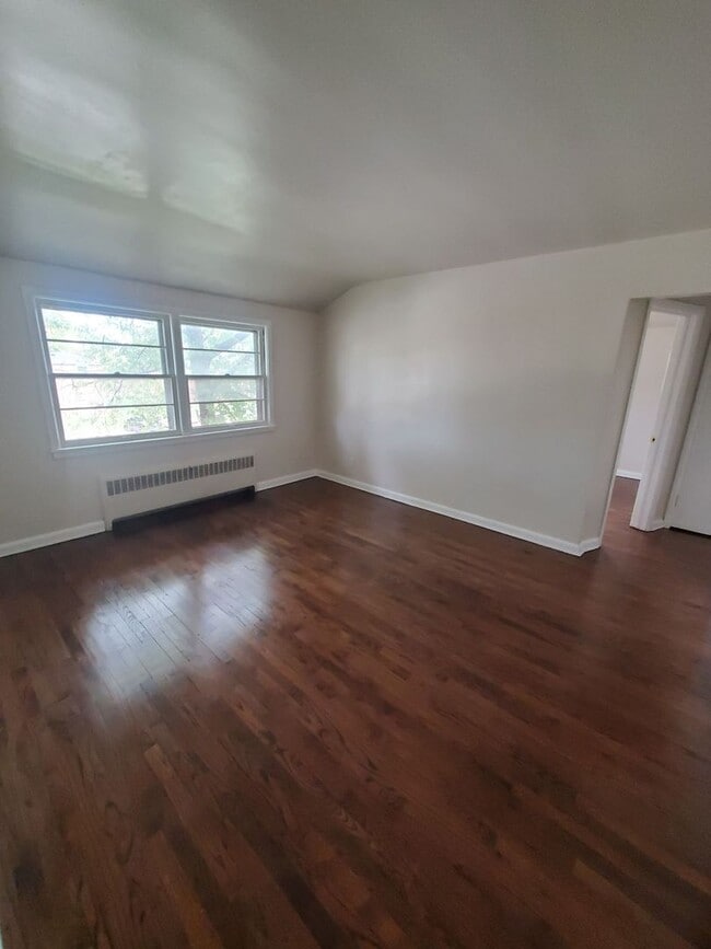 Photo - 3130 S 48th St. - 8 Family