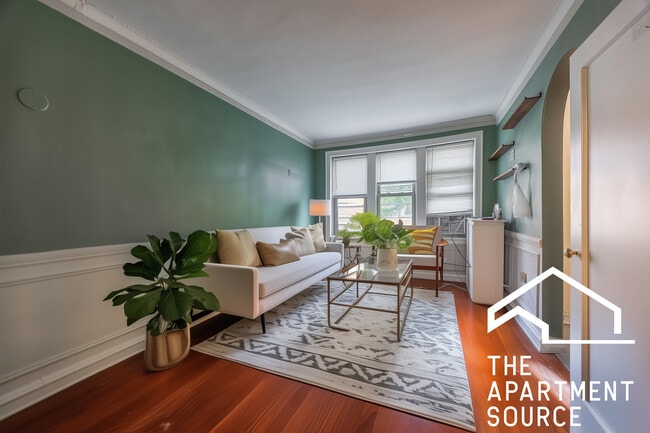 Building Photo - 544 W Surf St Unit E1 Rental
