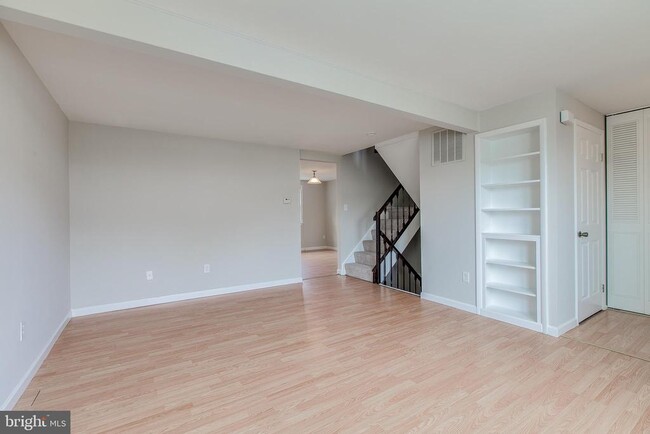 Photo - 1749 Carriage Way