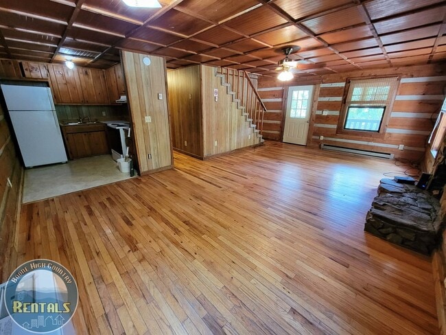 Photo - 3bd Log Home Close to Town