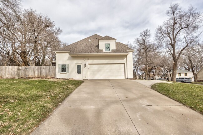 Photo - 4 Bedroom 3 Bath Home In Leawood Kansas