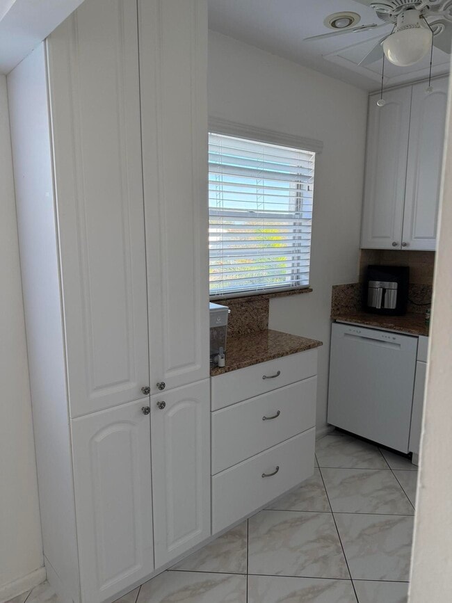 Photo - 332 Mansfield G