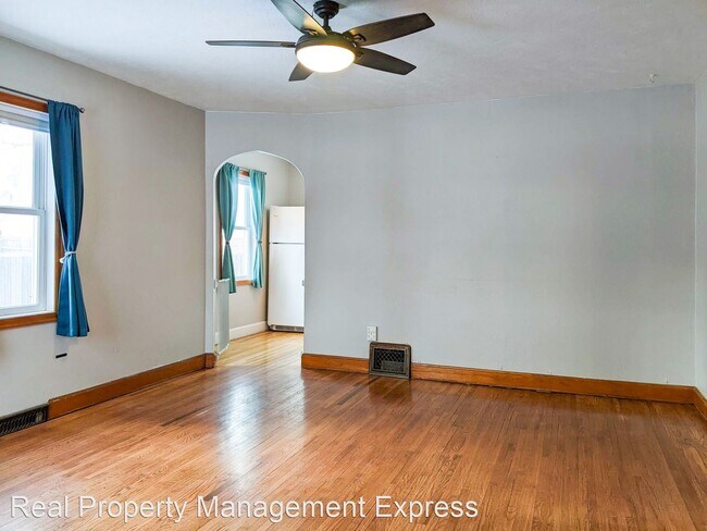 Photo - 3 br, 1 bath House - 2007 S Spring Ave