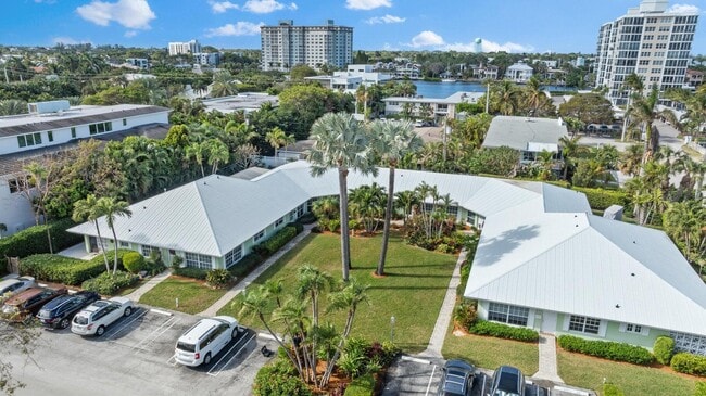 Photo - 410 Venetian Dr