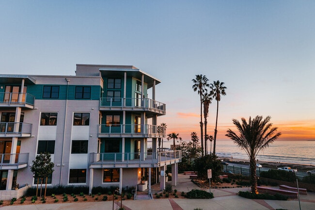 Coastline Ventura apartments — community photo