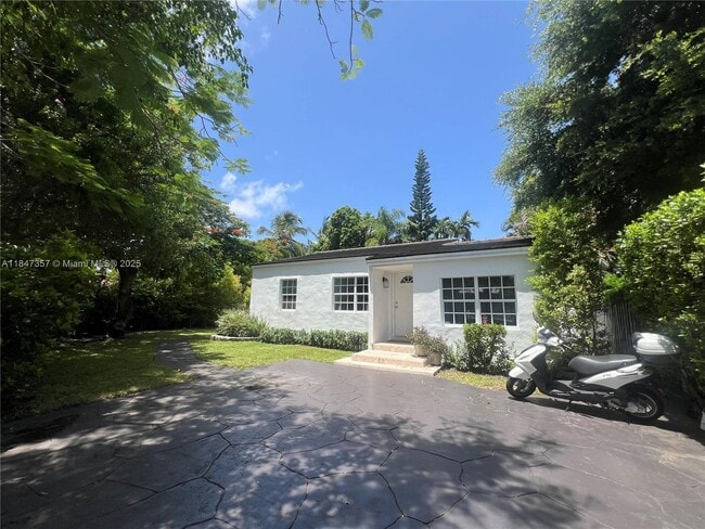 Building Photo - 2450 SW 19th Ave Rental