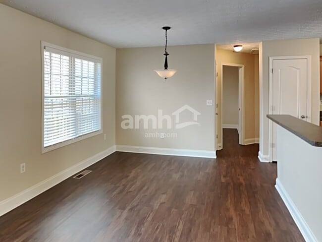 Photo - 3892 Refinement Way