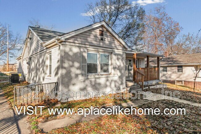 Photo - 2936 Stewart Ave