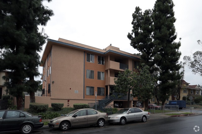 1201 Magnolia Ave