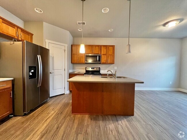 Building Photo - Spacious and Light-Filled 2 Bedroom, 2.5 B... Rental