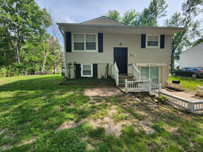 Photo - 18101 E 16 Terrace N House