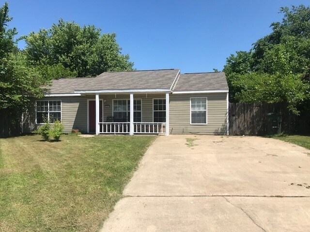 Super Cute 3 Bedroom Now Available! - Super Cute 3 Bedroom Now Available!