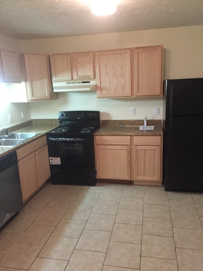 Kitchen - 5735 Aftonshire Dr