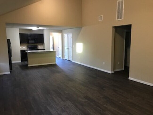 Photo - Great 4 Bedroom home with Open floor plan