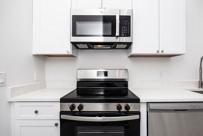 80 Middlesex St Unit 104