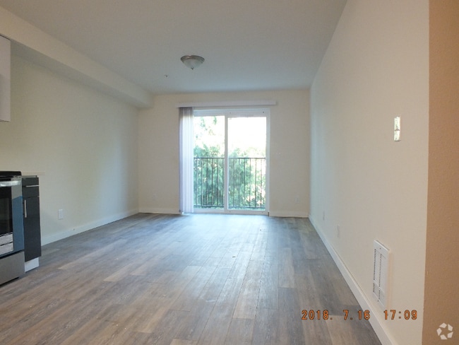 Building Photo - 12544 15th Ave NE Rental
