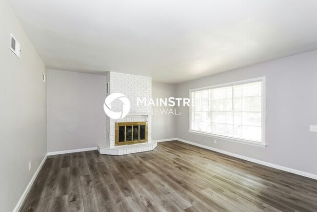 Photo - 3 Bedroom Pet-Friendly Home in St. Louis, MO with Main Street Renewal