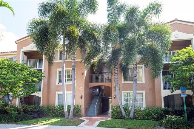 Building Photo - 4808 N State Rd 7 Unit 203 Rental