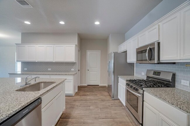 Photo - 13804 Cantarra Dr