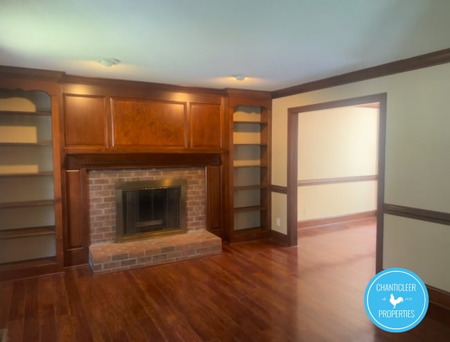 Photo - 6925 Sandringham Dr