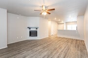 Alexandria - 1,307 SF