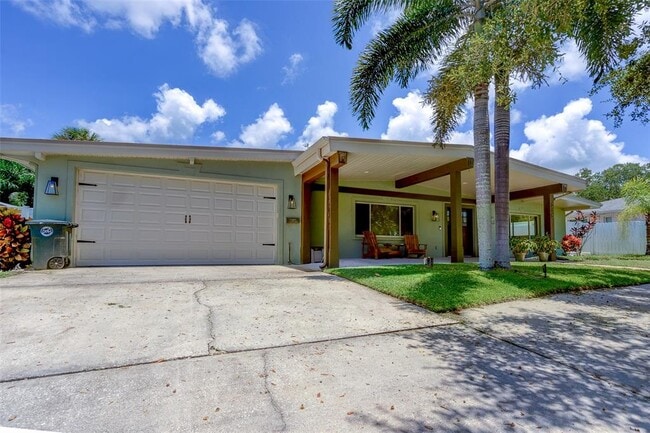 Building Photo - 215 Garden Cir