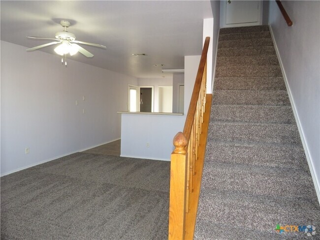 Building Photo - 3708 Malibu Ln Unit B Rental