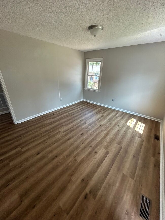 Photo - 102 Bruce St Unit 102A Bruce St