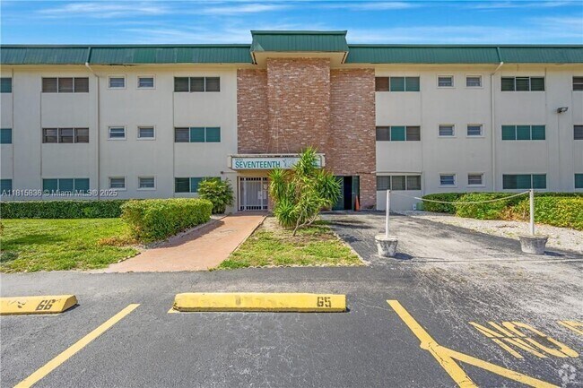Building Photo - 1450 Atlantic Shores Blvd Unit 315 Rental