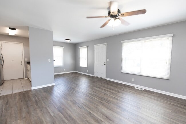 Photo - 857 Heritage Cir