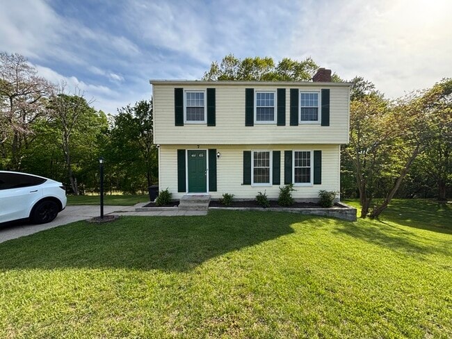 Building Photo - 3 bedrooms plus Den