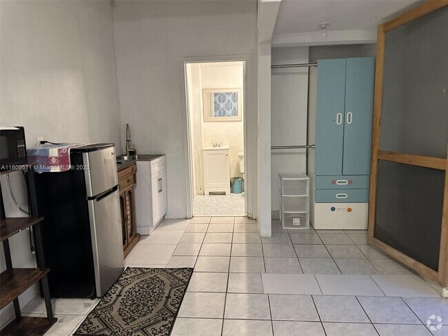 Building Photo - 10850 NE 4th Ave Unit 1 Rental