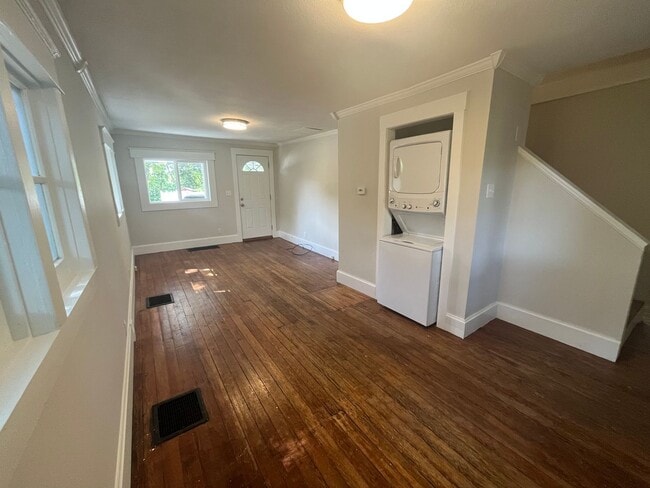 Photo - 3-bedroom, 1.0 bathroom Home near downtown Niles