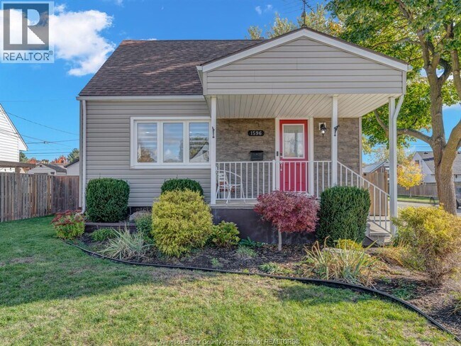 Photo - 1596 Olive Rd