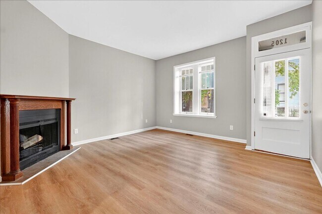 Photo - Michelle Lafayette McKay Unidad 1205