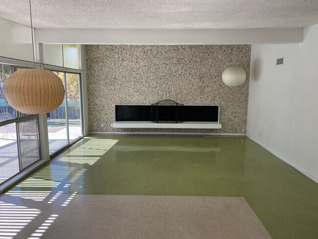 Photo - Famous "Caddy Shack" Home! Amazing Mid-Mod in Heart of Las Vegas!!
