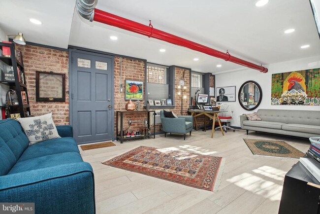 Photo - 1855 Calvert St NW Unidad LL2