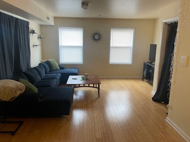 Building Photo - 1523 N 17th St Unit 3