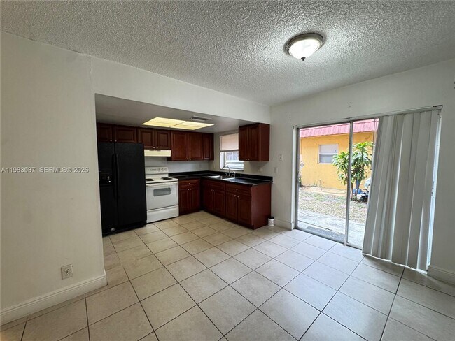 Photo - 5329 NW 27th St