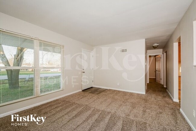 Photo - 15 E Ofallon Dr